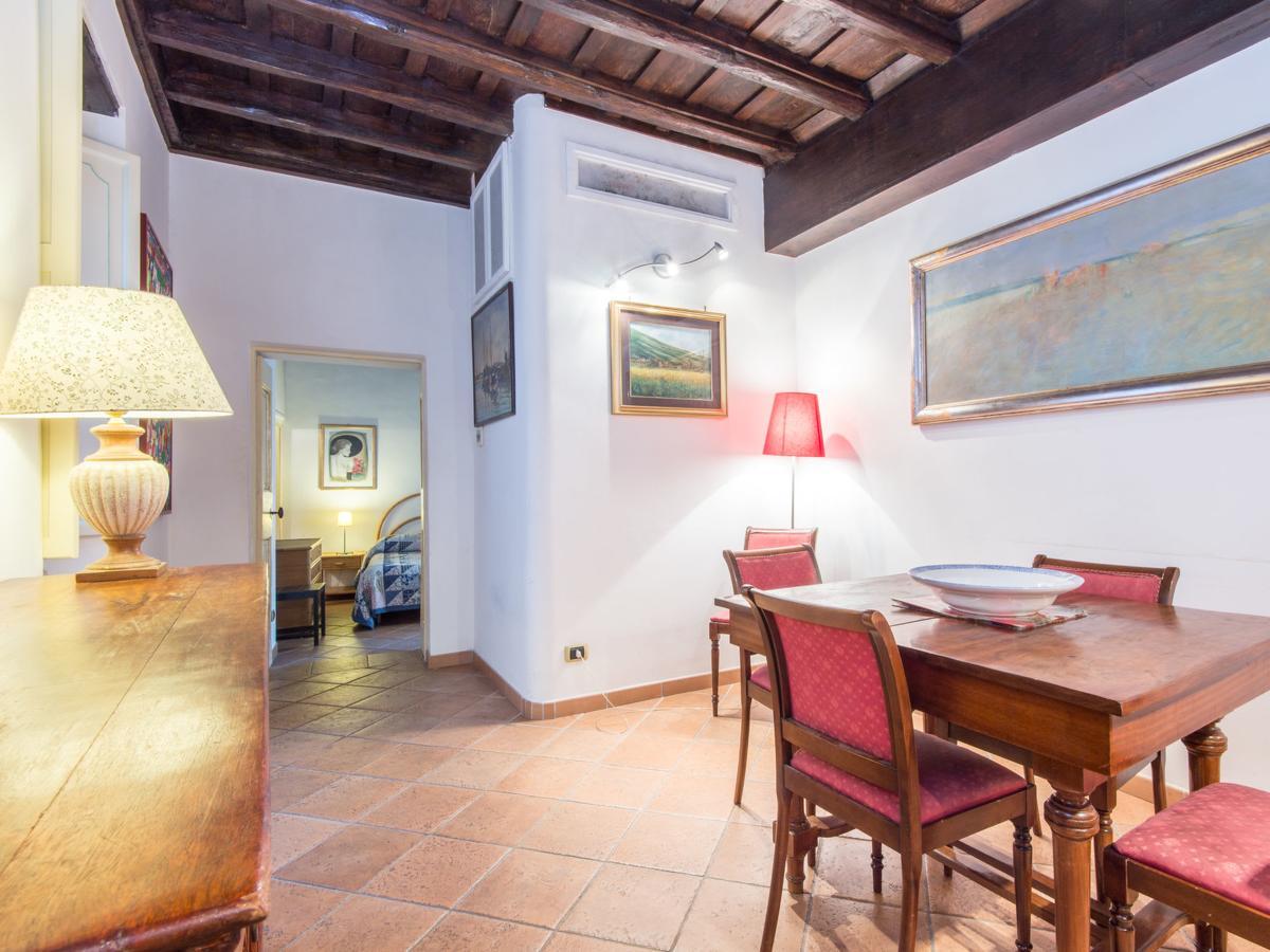 Trevi Fountain Villa Rome Room photo