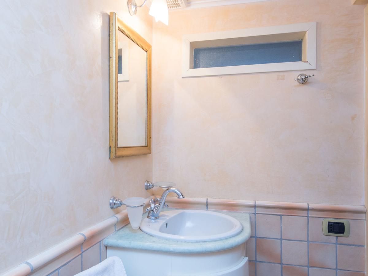 Trevi Fountain Villa Rome Room photo